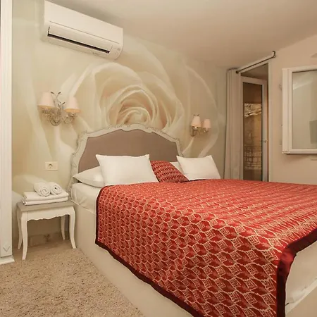 Sleeps 5 With Air Con And Wifi Makarska