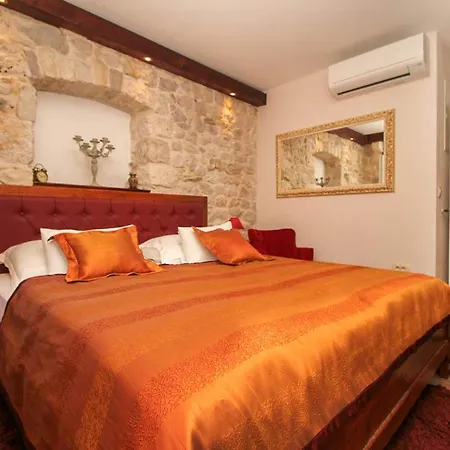 Villa Sleeps 5 With Air Con And Wifi