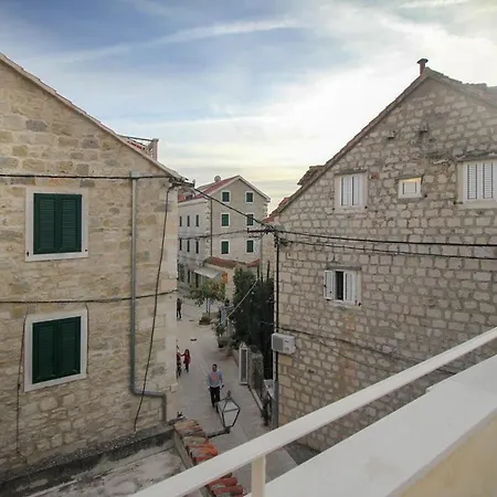 Sleeps 5 With Air Con And Wifi Makarska