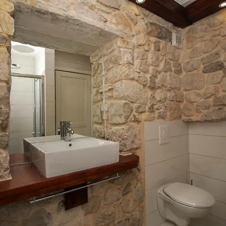 Sleeps 5 With Air Con And Wifi Villa