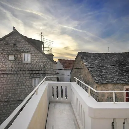 Villa Sleeps 5 With Air Con And Wifi