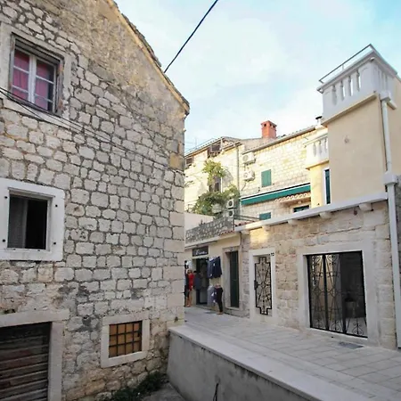 Villa Sleeps 5 With Air Con And Wifi *